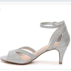 Kelly & Katie Valdena Sandal Silver 7 Shimmer